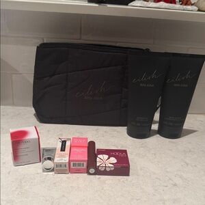 Billie Eilish Black Cosmetic Bag Set